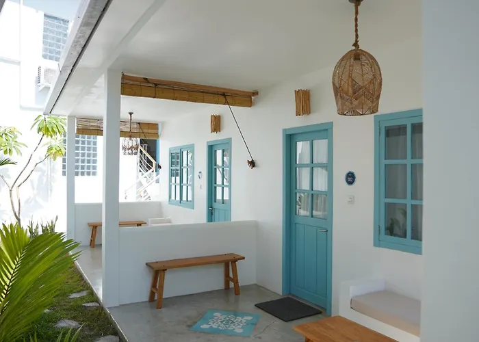 Seaesta Komodo Hostel & Hotel